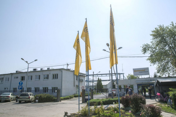 Csendrendelet a gyárban, hogy ne tudjanak beszélni a kollektív szerződésről