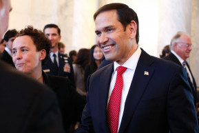 Budapestre jön Marco Rubio
