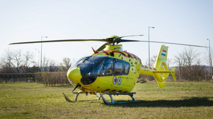 Megszúrtak egy nőt, mentőhelikopter vitte kórházba