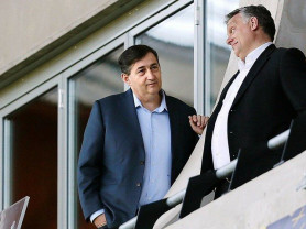 Lényegében minden vagyon Orbáné, Mészáros egy perc alatt eltűnhet