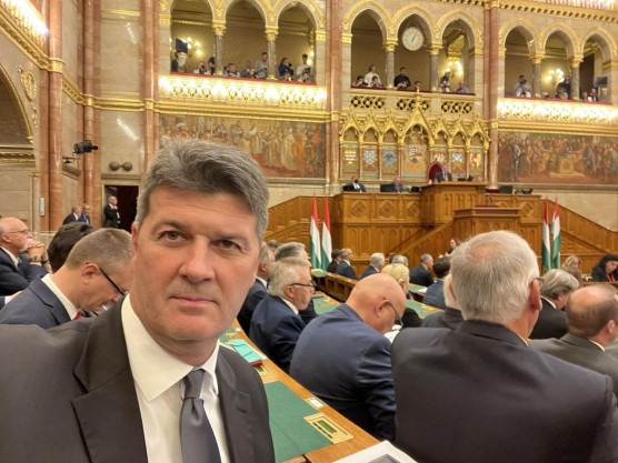 Egy kormánypárti képviselő szerint Orbán azért nem ment Szegedre, mert nem fogadják szívesen