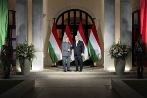 Szankcióval sújtott orosz vezető is megfordult Orbánnál nemzeti ünnepünkkor