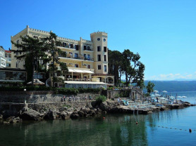 Hát nem megint vett egy horvát szállodát 