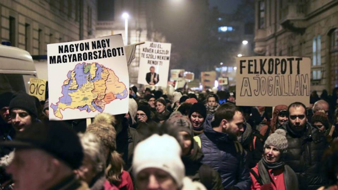 Egy nagy, közös békemenet az álma a viccpártelnök Kovács Gergelynek