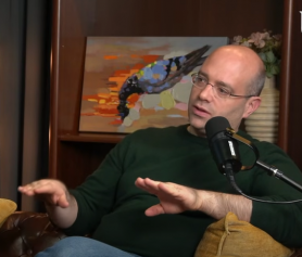 Mráz Ágoston Sámuel úgy érzékeli, hogy a Tisza kezd felzárkózni a Fideszhez