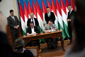 Tíz éves LNG-szerződést kötött az MVM egy francia céggel