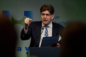 Parragh László utóda: Vége a one man show-nak, lecseréltük a Mercedes limuzint is