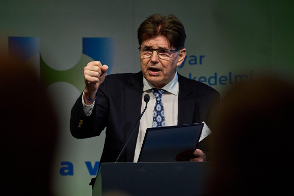 Parragh László utóda: Vége a one man show-nak, lecseréltük a Mercedes limuzint is