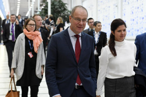 Polónyi: Navracsics a brüsszeli pénzcsapok miatt mondhatja most is, hogy legyen több 