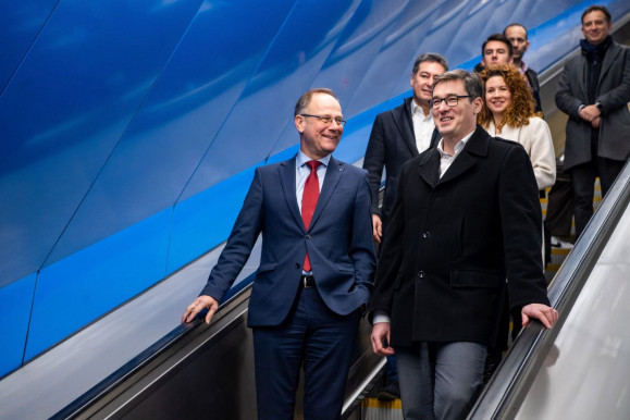 Átadták a 3-as metró két felújított állomását, Karácsony: Végre értelmes módon használták az adófizetők pénzét 