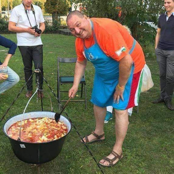 Búcsút inthetünk a pacalpörköltes kampányfotóknak? Budapesti sorcsere a Fideszben