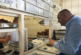 Megenni Csepelt – Selmeci János jegyzete