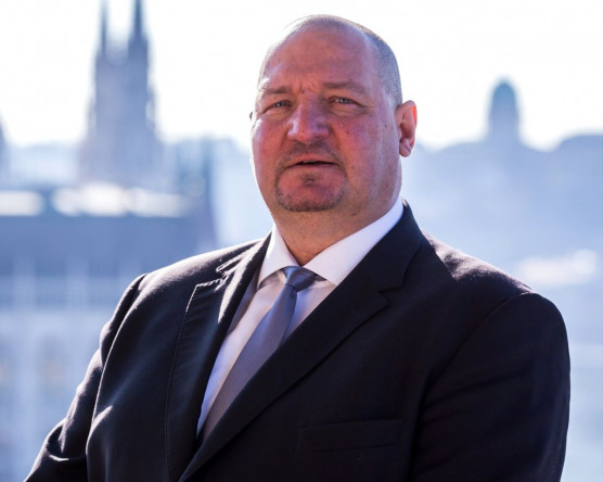 Németh Szilárd csepeli sporttelepétől bérel irodát a Dél-Pesti Tankerületi Központ