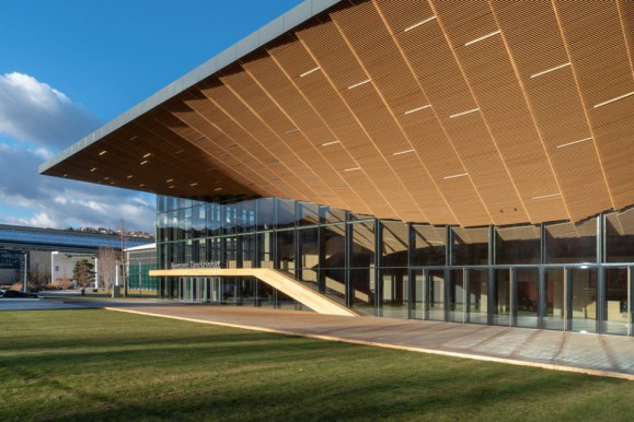 Sorra rúgják ki a Nemzeti Táncszínház munkatársait