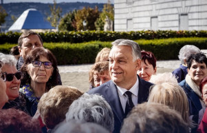 Orbán nyugdíjasokat fogadott, de Lázár 
