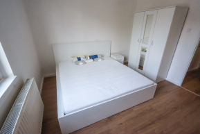 Bántalmazottak megsegítésére három lakást újított fel Óbuda