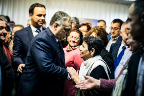 Freedom House: Egyre mélyebbre jut, de vonzó modell Orbán rendszere