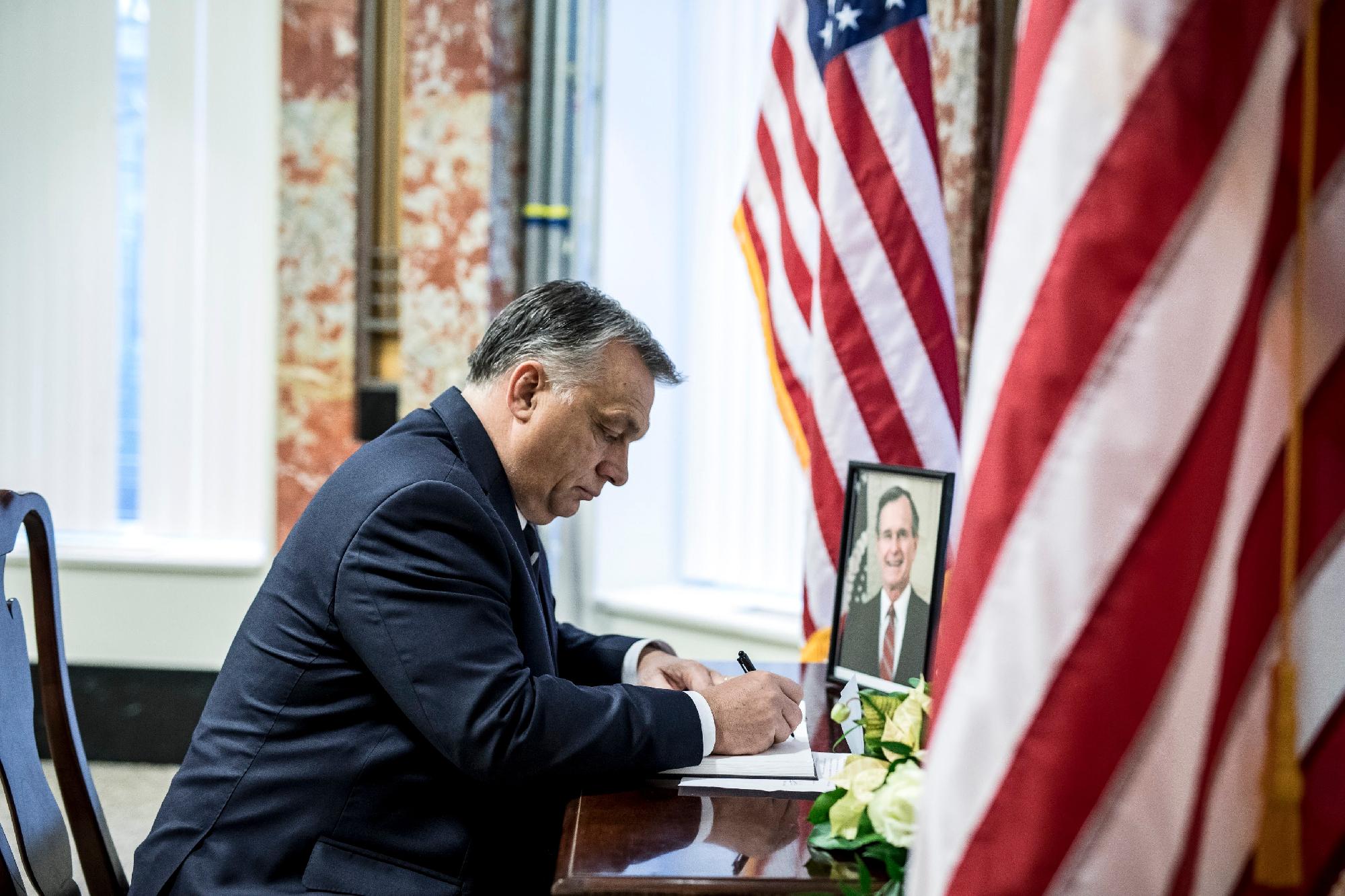 George H. W. Bush búcsúztatása - Orbán Viktor az amerikai na