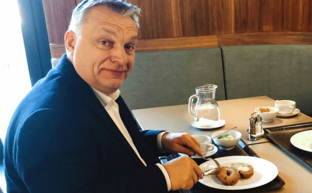 Csirkeláb – avagy a miniszterelnök étvágya – Józsa Márta jegyzete