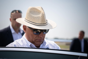 Szalmakalap, akolmeleg, igehirdetés – Hardy Mihály jegyzete