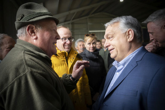 Orbán, a békepárti: Lövök én mindenre, ami mozog