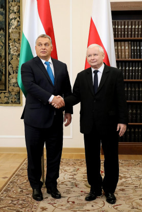 Előzik Orbán lengyel szövetségesét