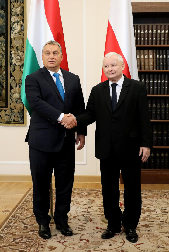 Előzik Orbán lengyel szövetségesét