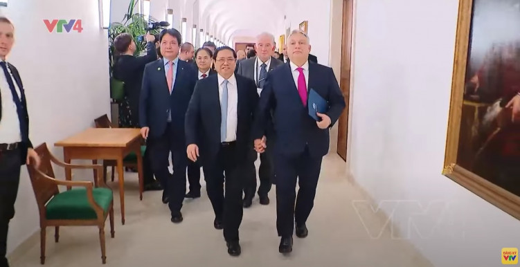 Kézen fogva sétált Orbán Viktor és a vietnami miniszterelnök Budapesten