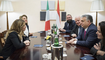 Szent-Iványi: Olcsón úszná meg Orbán a közeledést Zelenszkijhez, de ez az ECR-nek kevés lehet