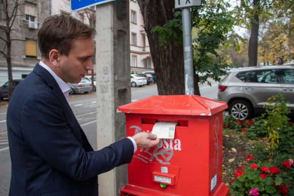 Ingyen adna bérbe két helyiséget a II. kerület, csak ne zárják be a postákat