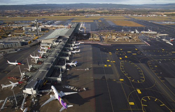 Azonosítatlan drónok miatt átmenetileg lezárták a koppenhágai és az oslói repteret