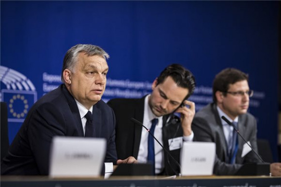 Orbán jön fel: már a második legbomlasztóbb ember az Unióban