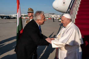 Pápalatolgatás – Hardy Mihály jegyzete