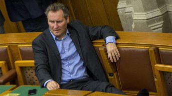 Bizonyítéka van Hadházynak, hogy Papcsák közvetítőként húzza le a fizetős betegeket az Uzsokiban