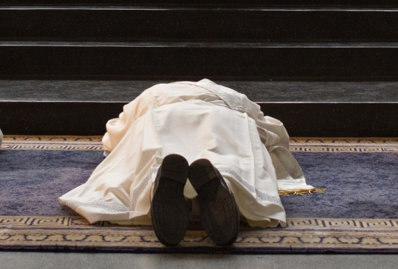 Nem mindennapi, ahogy szexuális zaklatásáról beszámolt a magyar pap