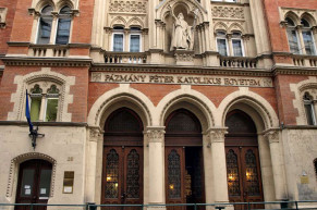 Fegyelmi indult a Pázmány három oktatója ellen, miután azt írták, hogy a szeretetteljes család fontosabb a gyereknek, mint a szülők neme