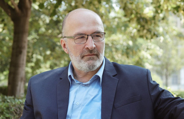 Fideszes tégla Pikó kampánycsapatában