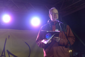 Pilz: Tíz- vagy százezreknek kellene kint lenniük az utcán