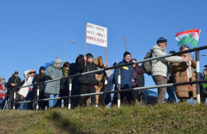 Mikepércsi Anyák: Vérlázító az akkugyárak körüli sunnyogás