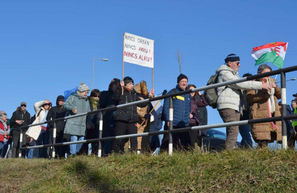 Mikepércsi Anyák: Vérlázító az akkugyárak körüli sunnyogás