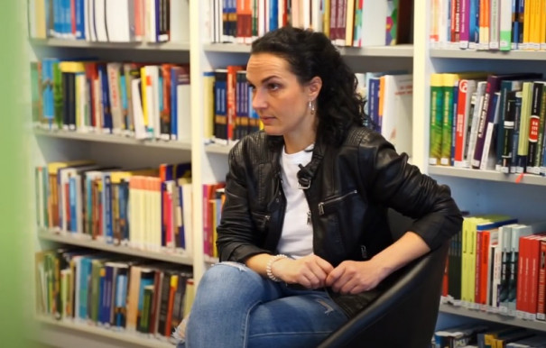 Ájulástól bűnbandákig – egy nyelvész élete a bűnözők között