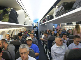 A milliárdos DJ-nek pont jó volt a fapados repülő is