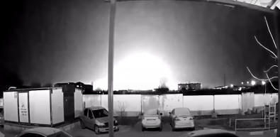 Két orosz katonai repülőtéren is robbanás volt