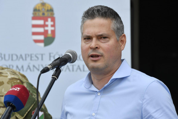 Korrupcióval gyanúsítják Sára Botond főispánt