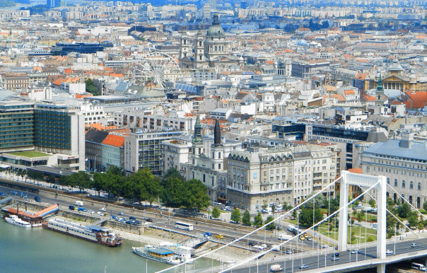 Hűl az ingatlanpiac, de még nőnek az árak