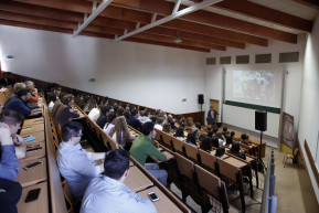 Mások a közügyek és más a pártpolitika