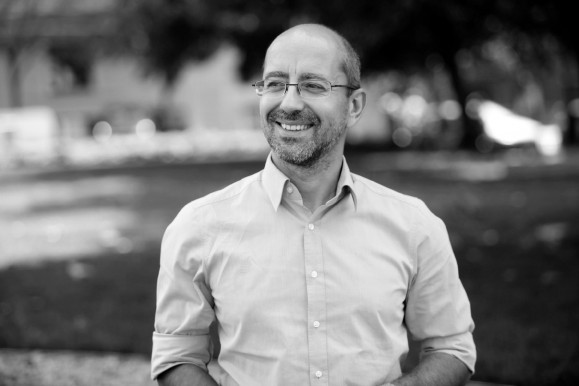 Ne oktasson már ki ellenzékiségből, aki régen NER-es pozikból kapta a havi több milliós fizetését a Fidesztől