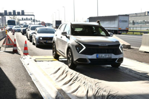 Már az ausztriai határátkelők fele zárva van a ragadós száj- és körömfájás miatt