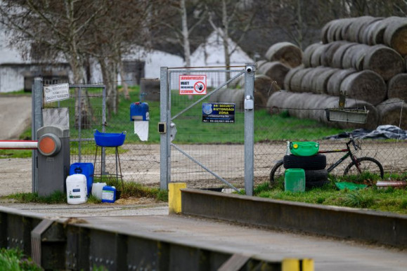 Hitelmoratóriummal segítenék a gazdákat
