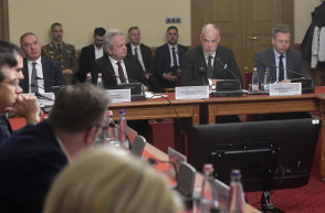 Szalay-Bobrovniczky: Nincs beszerzési stop a VBÜ-nél